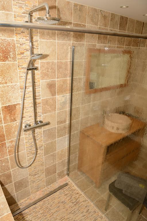 Mas De Carabelle Bed & Breakfast La Roque-Alric Стая снимка