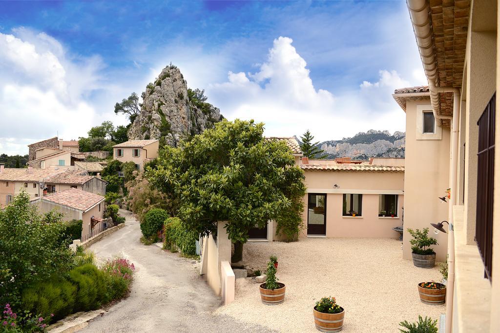 Mas De Carabelle Bed & Breakfast La Roque-Alric Екстериор снимка