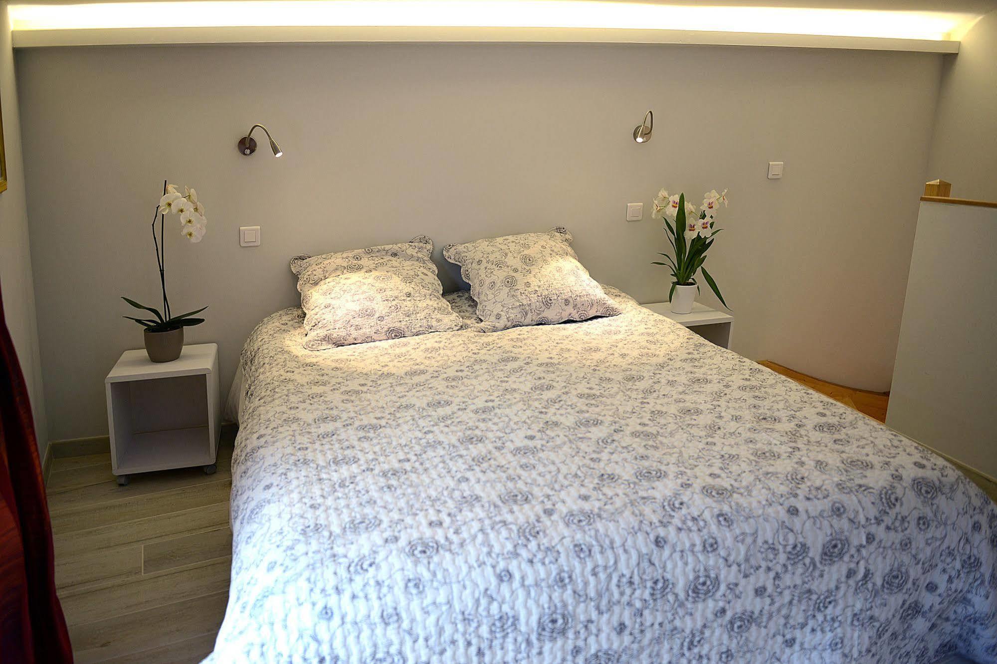 Mas De Carabelle Bed & Breakfast La Roque-Alric Екстериор снимка